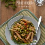 Pasta integrale con piselli freschi