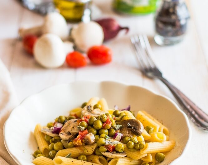 Pasta con piselli e funghi light veloce Semplicemente Light