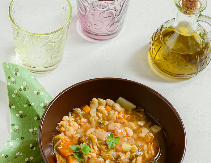 Zuppa di fave secche in pentola a pressione ...